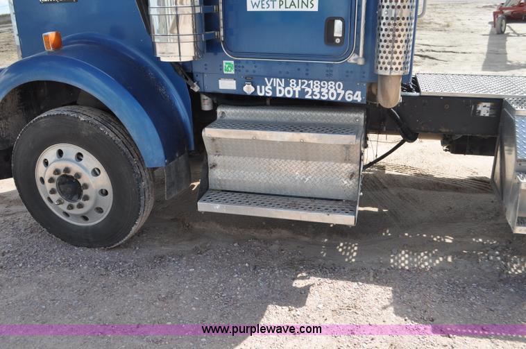 image for item F2061 2008 Kenworth W900 semi truck