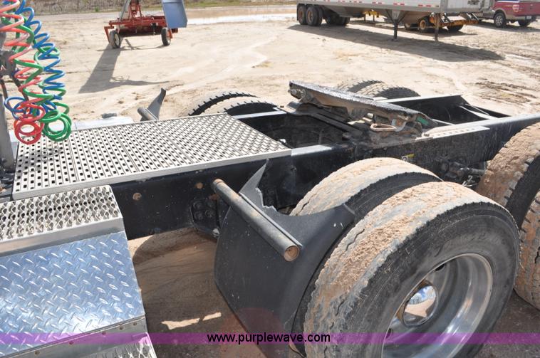 image for item F2061 2008 Kenworth W900 semi truck