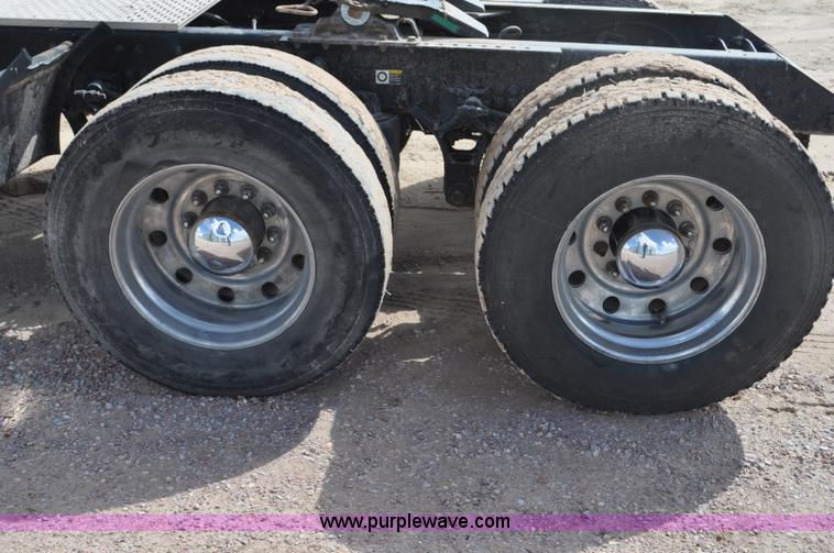 image for item F2061 2008 Kenworth W900 semi truck