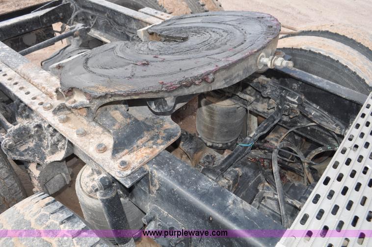 image for item F2061 2008 Kenworth W900 semi truck