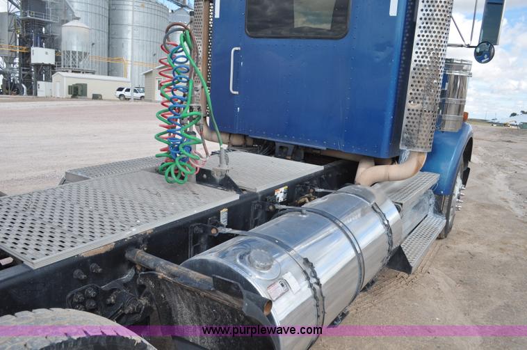 image for item F2061 2008 Kenworth W900 semi truck