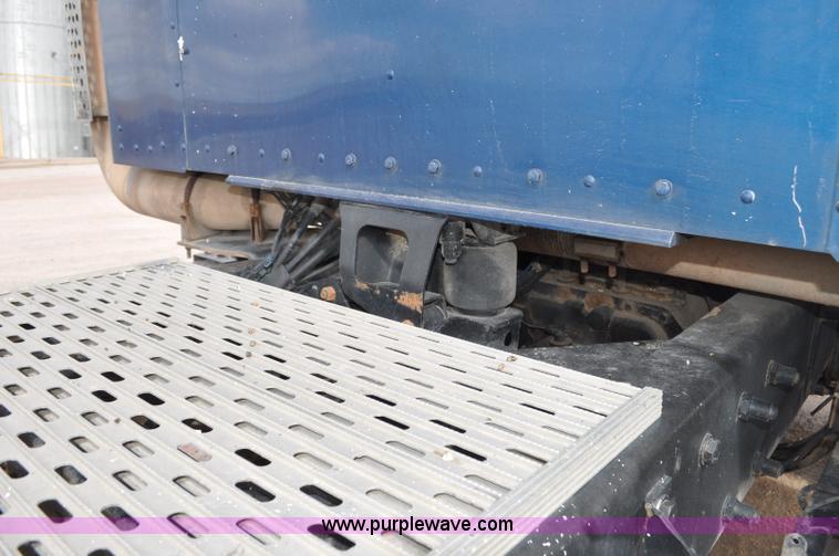 image for item F2061 2008 Kenworth W900 semi truck