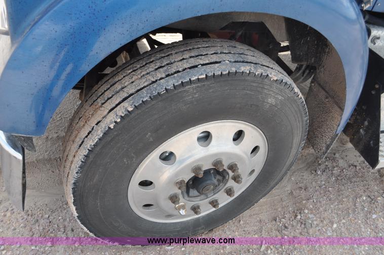 image for item F2061 2008 Kenworth W900 semi truck