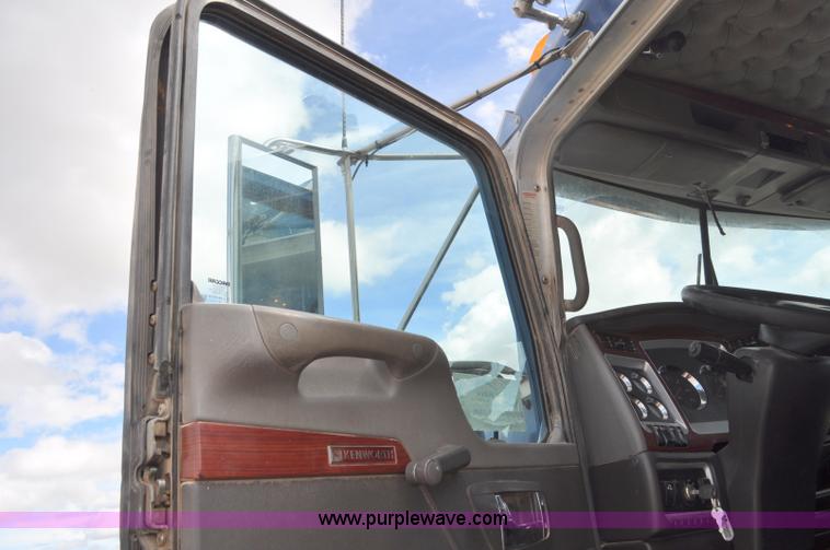 image for item F2061 2008 Kenworth W900 semi truck