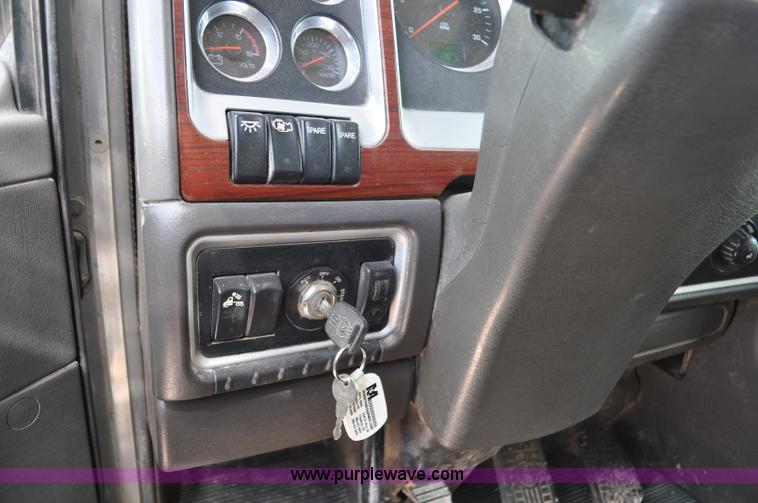 image for item F2061 2008 Kenworth W900 semi truck