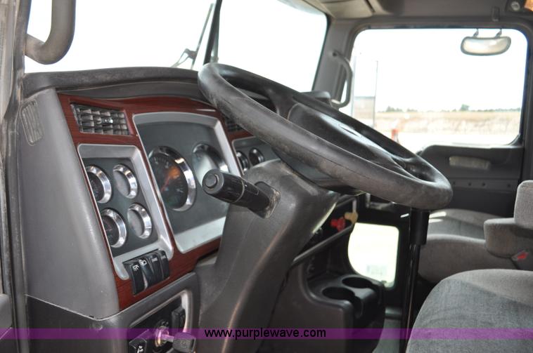 image for item F2061 2008 Kenworth W900 semi truck