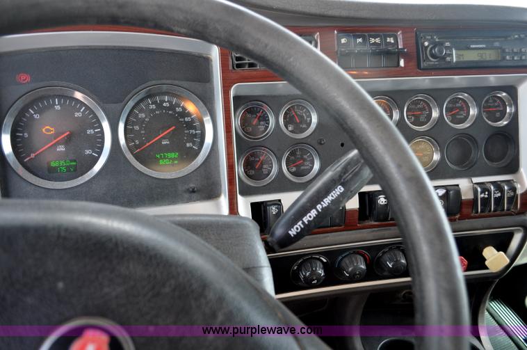 image for item F2061 2008 Kenworth W900 semi truck