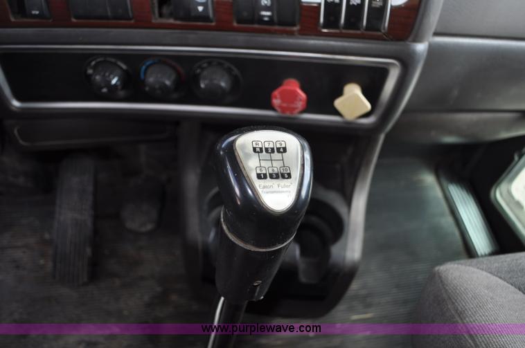 image for item F2061 2008 Kenworth W900 semi truck