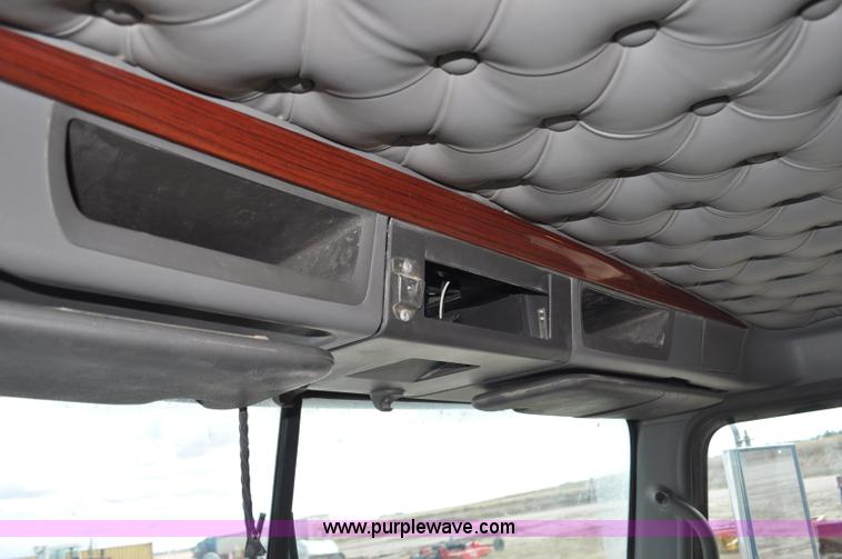 image for item F2061 2008 Kenworth W900 semi truck