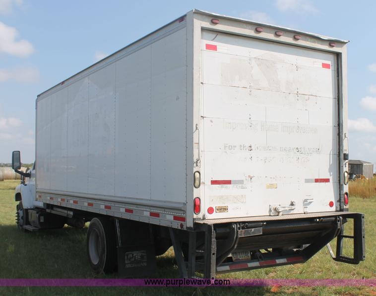 image for item H1718 2004 Chevrolet C6500 box truck