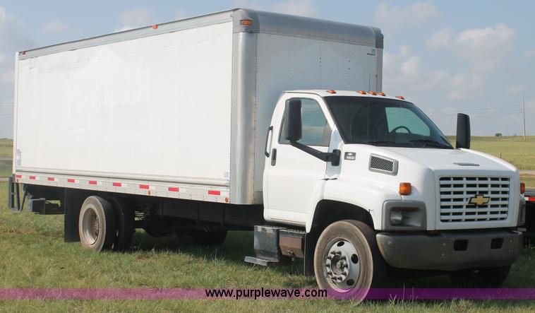 image for item H1718 2004 Chevrolet C6500 box truck