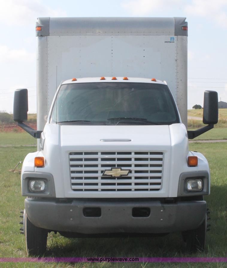 image for item H1718 2004 Chevrolet C6500 box truck