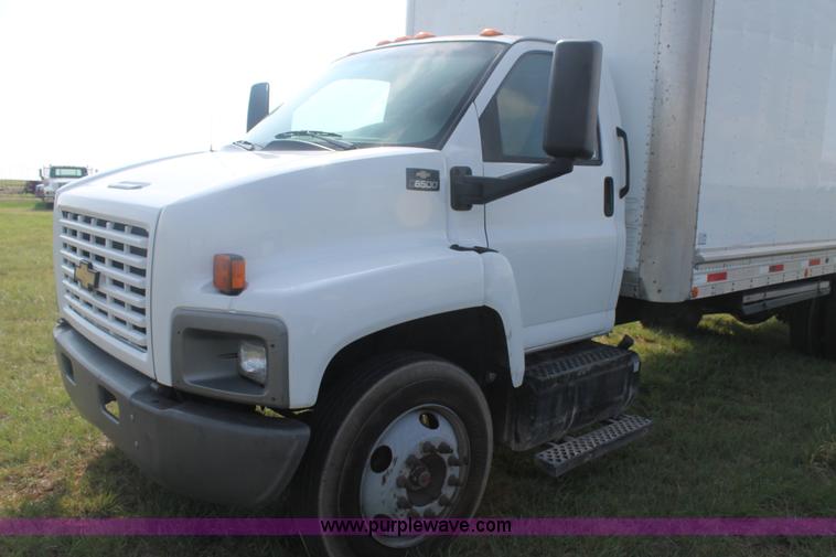 image for item H1718 2004 Chevrolet C6500 box truck