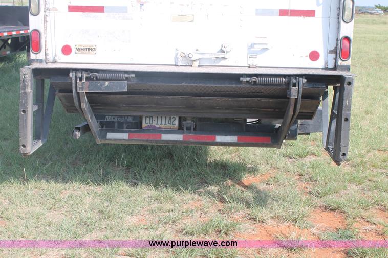 image for item H1718 2004 Chevrolet C6500 box truck