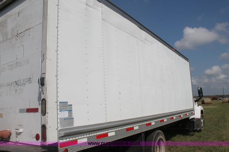 image for item H1718 2004 Chevrolet C6500 box truck