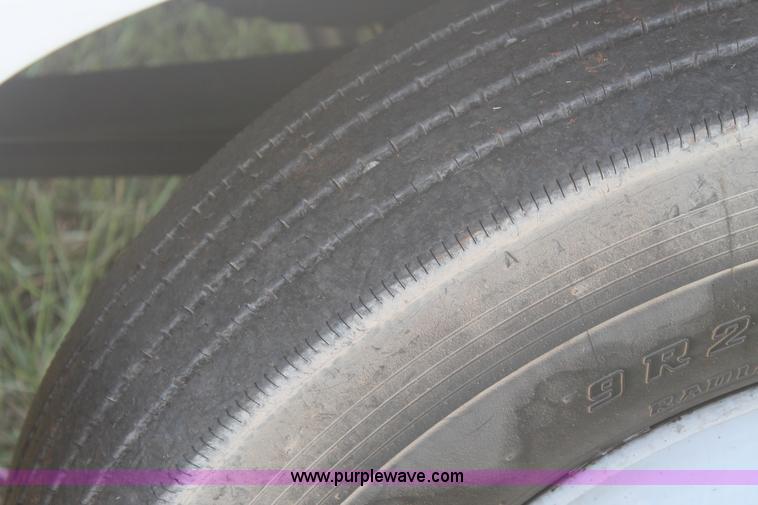 image for item H1718 2004 Chevrolet C6500 box truck