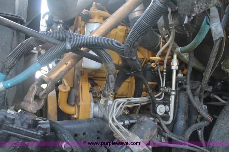 image for item H1718 2004 Chevrolet C6500 box truck