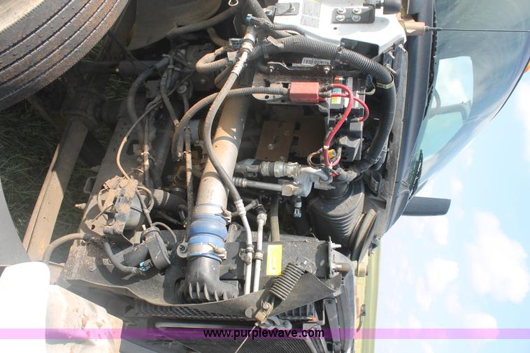 image for item H1718 2004 Chevrolet C6500 box truck