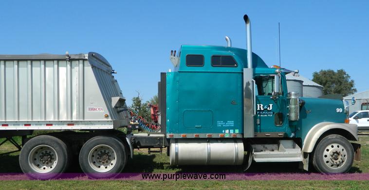image for item H2418 1998 International F9370 Eagle semi truck