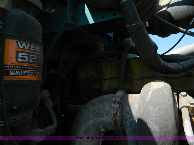 image for item H2418 1998 International F9370 Eagle semi truck