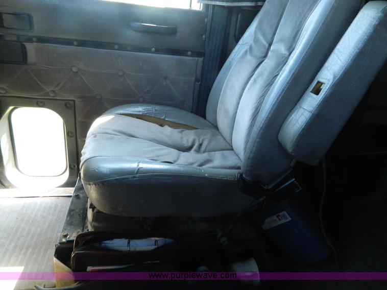 image for item H2418 1998 International F9370 Eagle semi truck