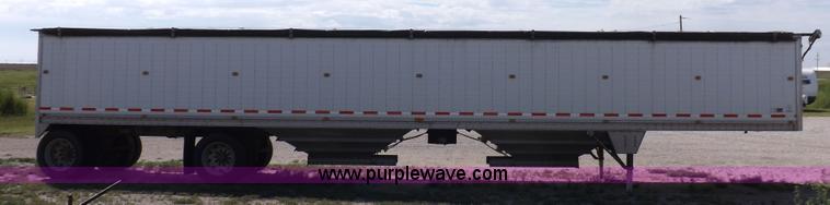 image for item H9164 2000 Wilson DWH 400 Pace Setter double hopper grain trailer