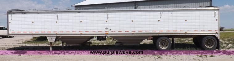 image for item H9164 2000 Wilson DWH 400 Pace Setter double hopper grain trailer