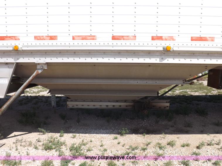 image for item H9164 2000 Wilson DWH 400 Pace Setter double hopper grain trailer