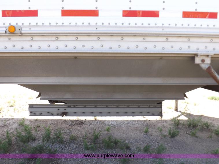 image for item H9164 2000 Wilson DWH 400 Pace Setter double hopper grain trailer