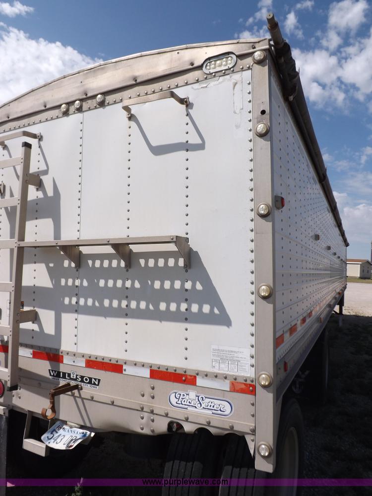 image for item H9164 2000 Wilson DWH 400 Pace Setter double hopper grain trailer