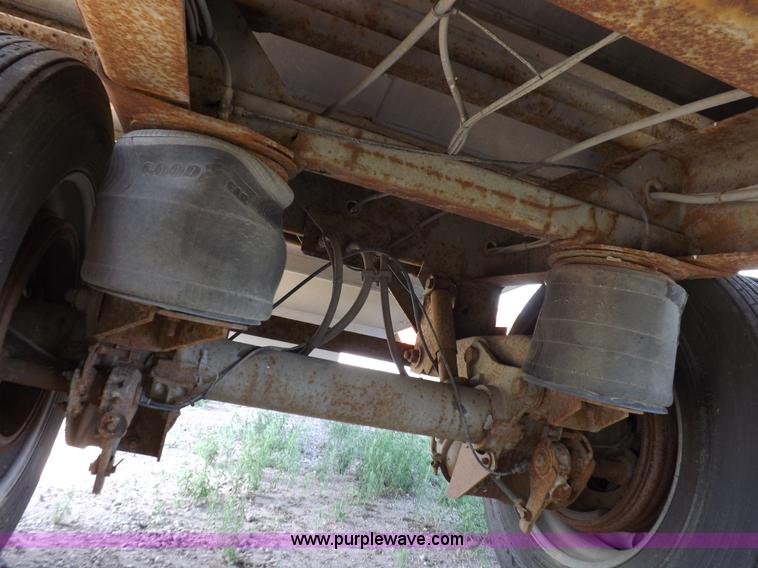 image for item H9164 2000 Wilson DWH 400 Pace Setter double hopper grain trailer