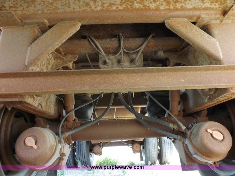 image for item H9164 2000 Wilson DWH 400 Pace Setter double hopper grain trailer