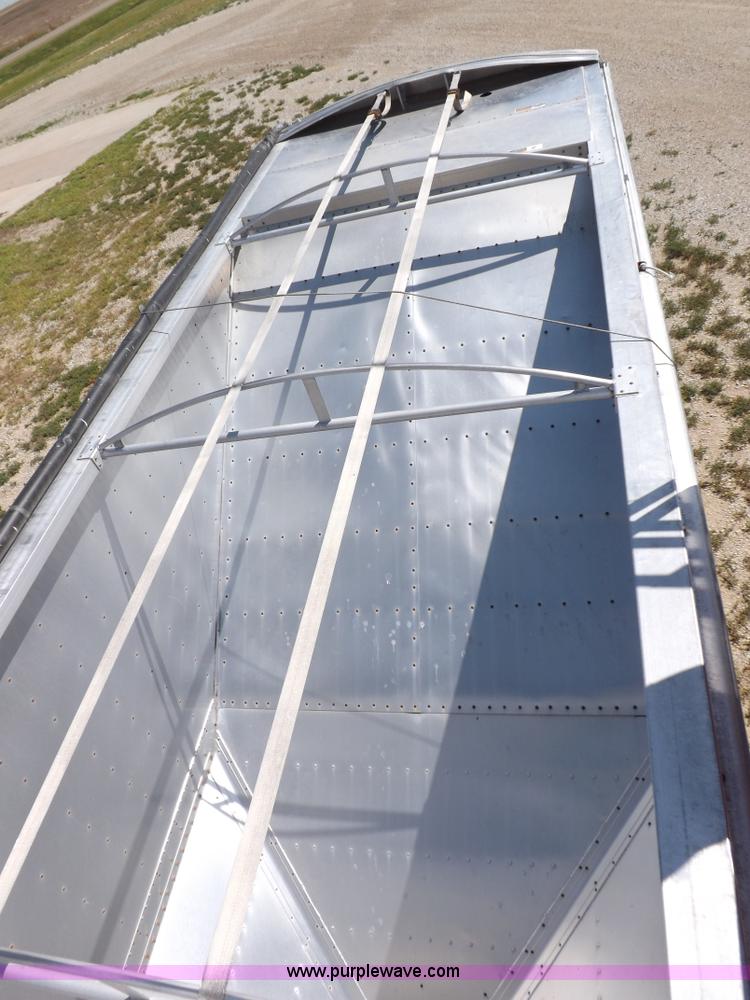 image for item H9164 2000 Wilson DWH 400 Pace Setter double hopper grain trailer