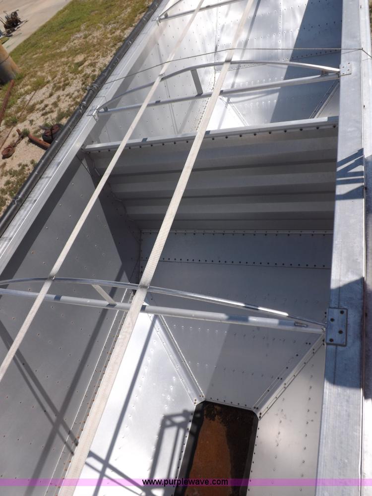 image for item H9164 2000 Wilson DWH 400 Pace Setter double hopper grain trailer