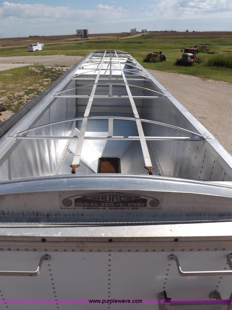 image for item H9164 2000 Wilson DWH 400 Pace Setter double hopper grain trailer