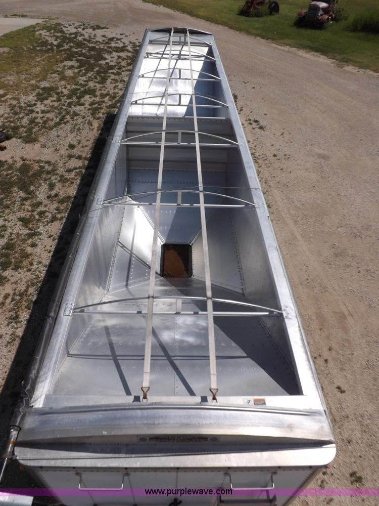 image for item H9164 2000 Wilson DWH 400 Pace Setter double hopper grain trailer