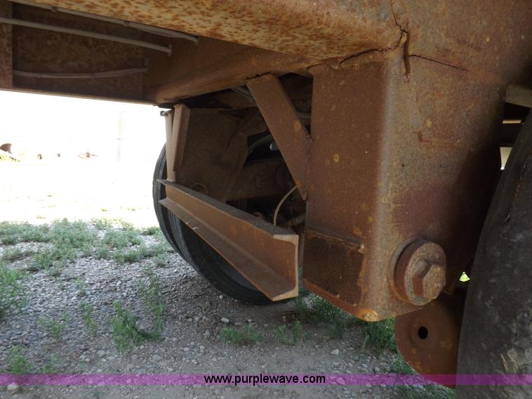 image for item H9164 2000 Wilson DWH 400 Pace Setter double hopper grain trailer