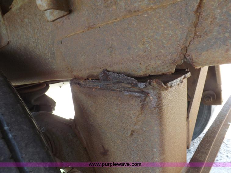 image for item H9164 2000 Wilson DWH 400 Pace Setter double hopper grain trailer