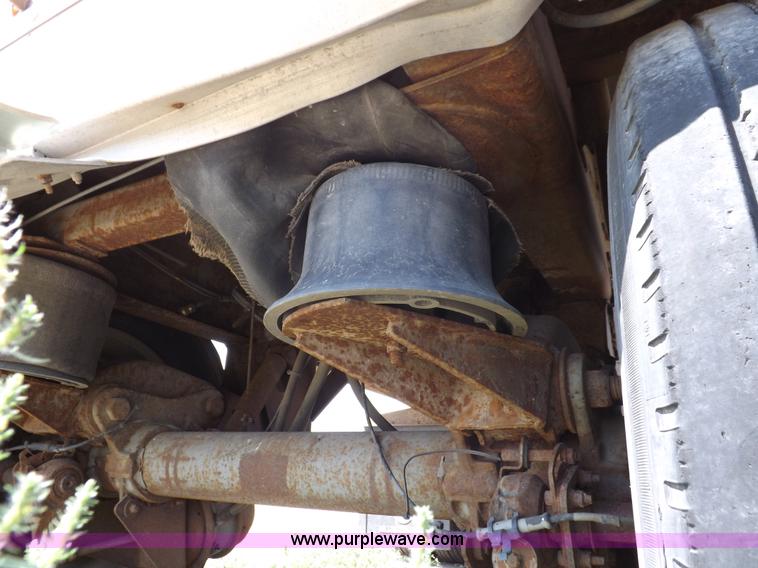 image for item H9164 2000 Wilson DWH 400 Pace Setter double hopper grain trailer