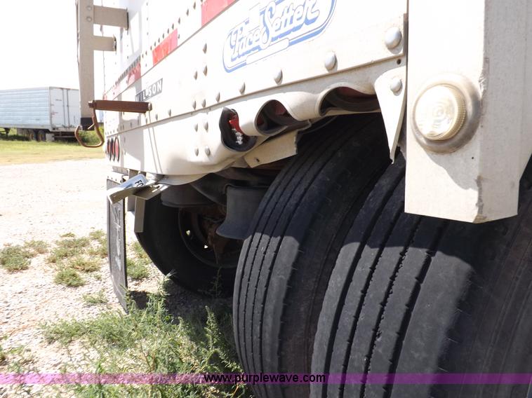 image for item H9164 2000 Wilson DWH 400 Pace Setter double hopper grain trailer