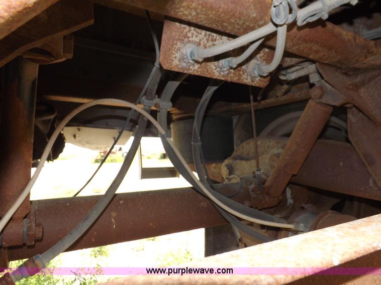 image for item H9164 2000 Wilson DWH 400 Pace Setter double hopper grain trailer