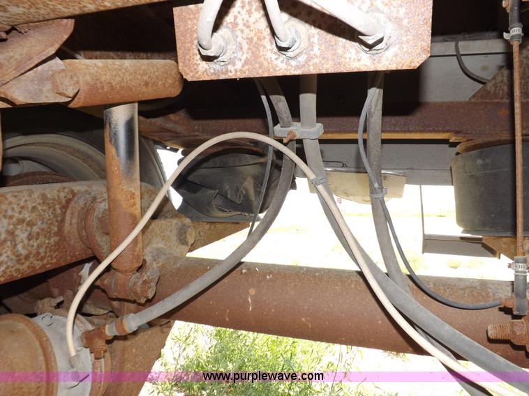 image for item H9164 2000 Wilson DWH 400 Pace Setter double hopper grain trailer