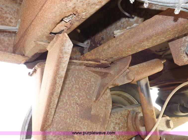 image for item H9164 2000 Wilson DWH 400 Pace Setter double hopper grain trailer