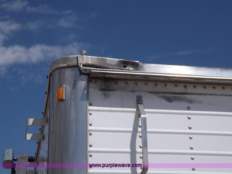 image for item H9164 2000 Wilson DWH 400 Pace Setter double hopper grain trailer