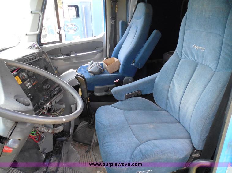 image for item I3348 2003 Freightliner Columbia CL120 semi truck