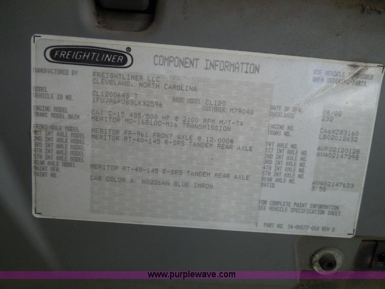 image for item I3348 2003 Freightliner Columbia CL120 semi truck