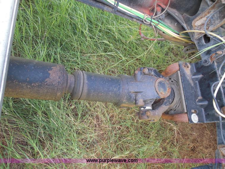 image for item I3348 2003 Freightliner Columbia CL120 semi truck