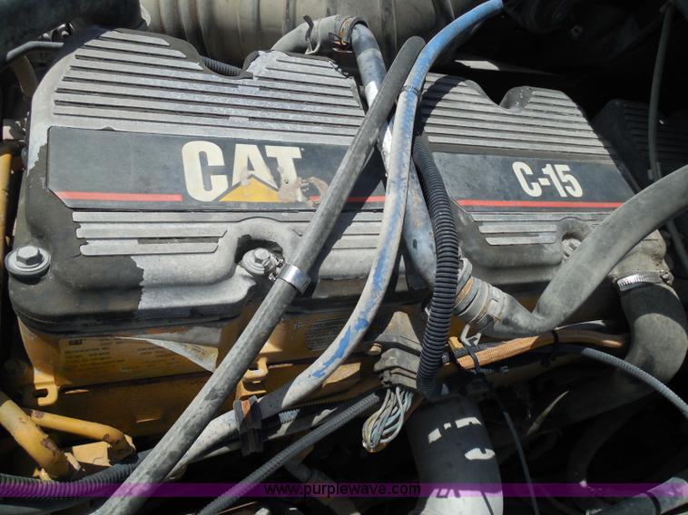 image for item I3348 2003 Freightliner Columbia CL120 semi truck