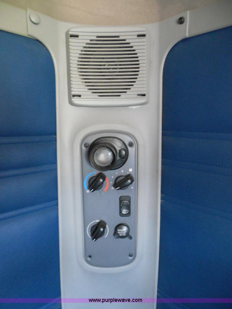 image for item I3349 2006 Freightliner Columbia semi truck