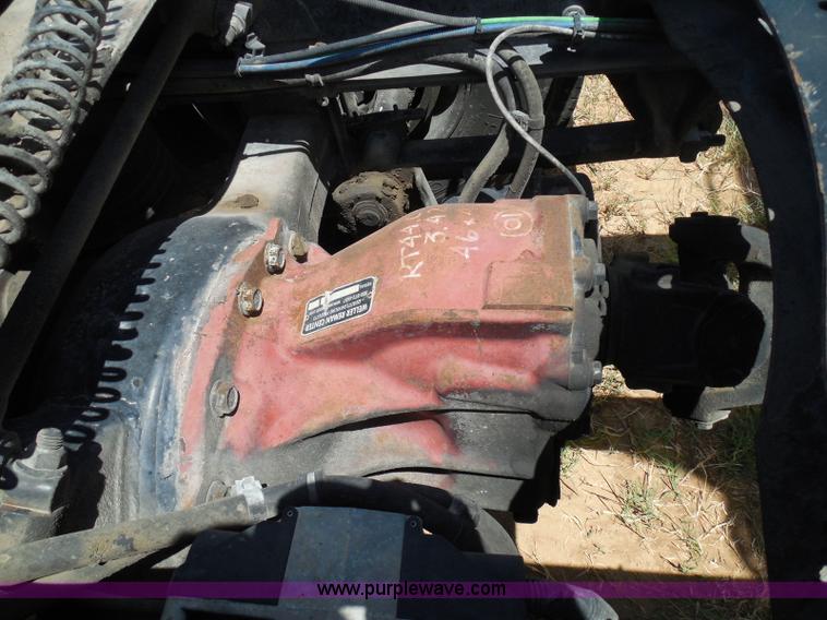 image for item I3349 2006 Freightliner Columbia semi truck